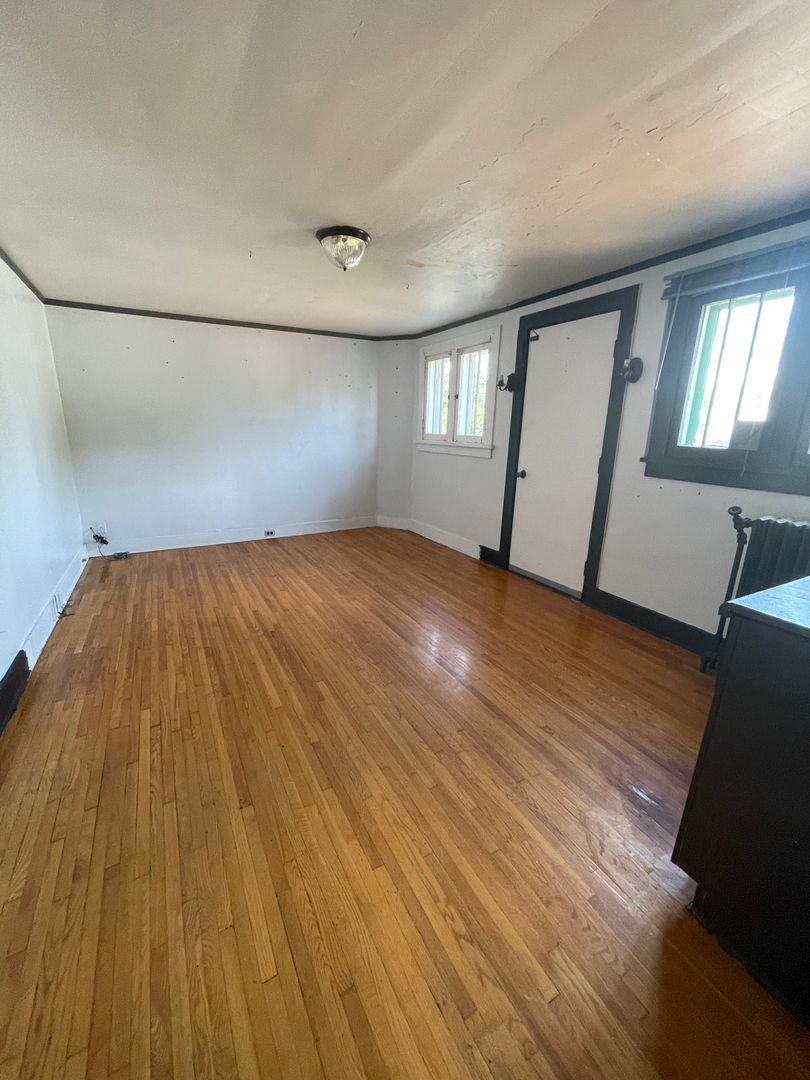 La Crosse House: 1003 8th street S