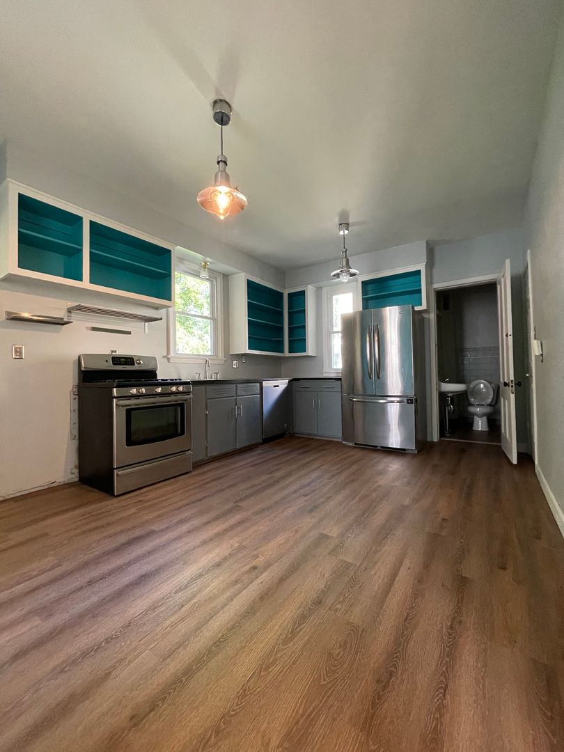 La Crosse House: 406 15th St S