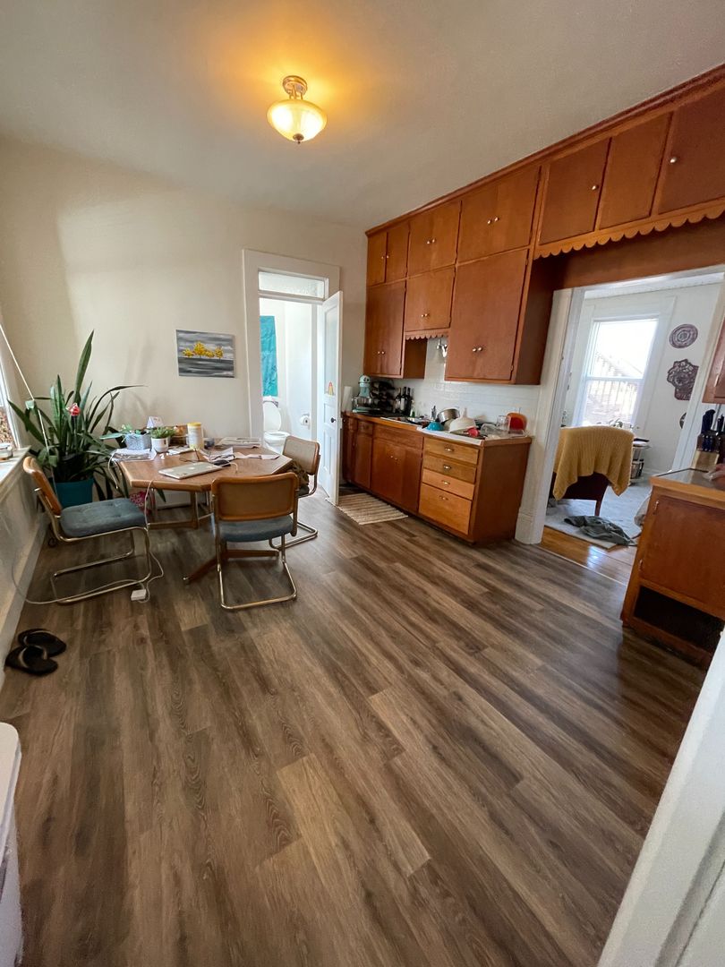 La Crosse Apartment: 1512 Market St