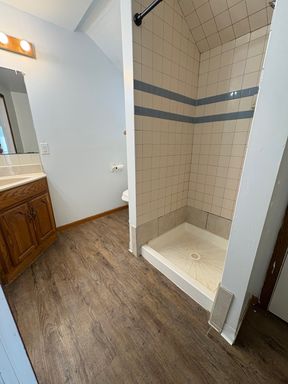 1 Bedroom Apartment Across from Western Technical College – photo 1