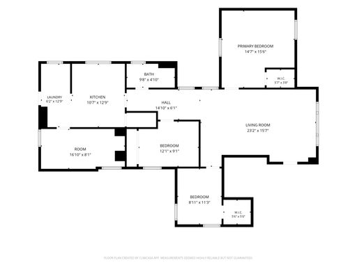 Spacious 4 Bedroom Apartment in La Crosse with Central Air & In-Unit Laundry – photo 1