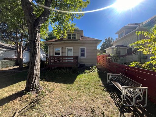 3 Bedroom House with Yard Near UW-La Crosse – photo 1