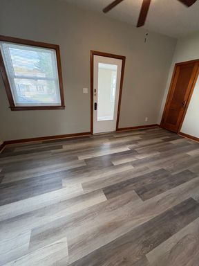 Charming 1-Bedroom Apartment with Bonus Room – Updated and Move-In Ready