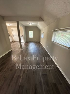 Large 3 Bedroom Apartment – photo 1