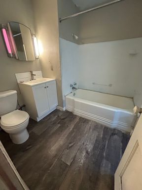 Upper 1 Bedroom 1 Bath Apartment on the northside