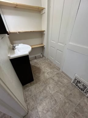 4 Bedroom House Near Viterbo, Downtown La Crosse & Viterbo – $1,695/Month – photo 1
