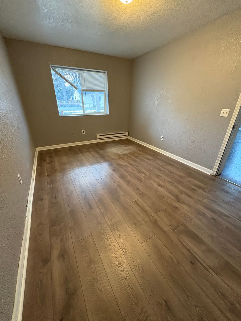 La Crosse Apartment: 1701 Onalaska Ave