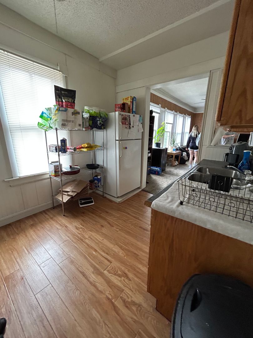 La Crosse Apartment: 137 9th St S