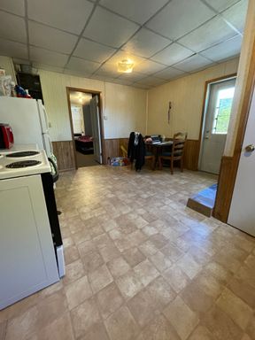 2 Bedroom Apartment for Rent – Close to UW-La Crosse and Western Tech – photo 1