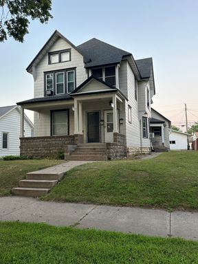 Spacious 3 Bedroom with In-Unit Laundry – Northside La Crosse – photo 1