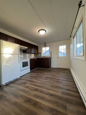 2 Bedroom Duplex with Garage – Northside La Crosse – photo 1