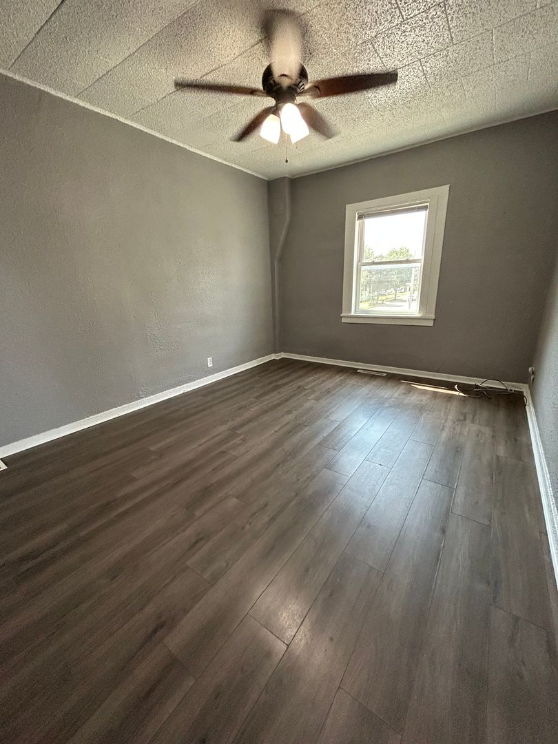 La Crosse Apartment: 1701 Onalaska Ave