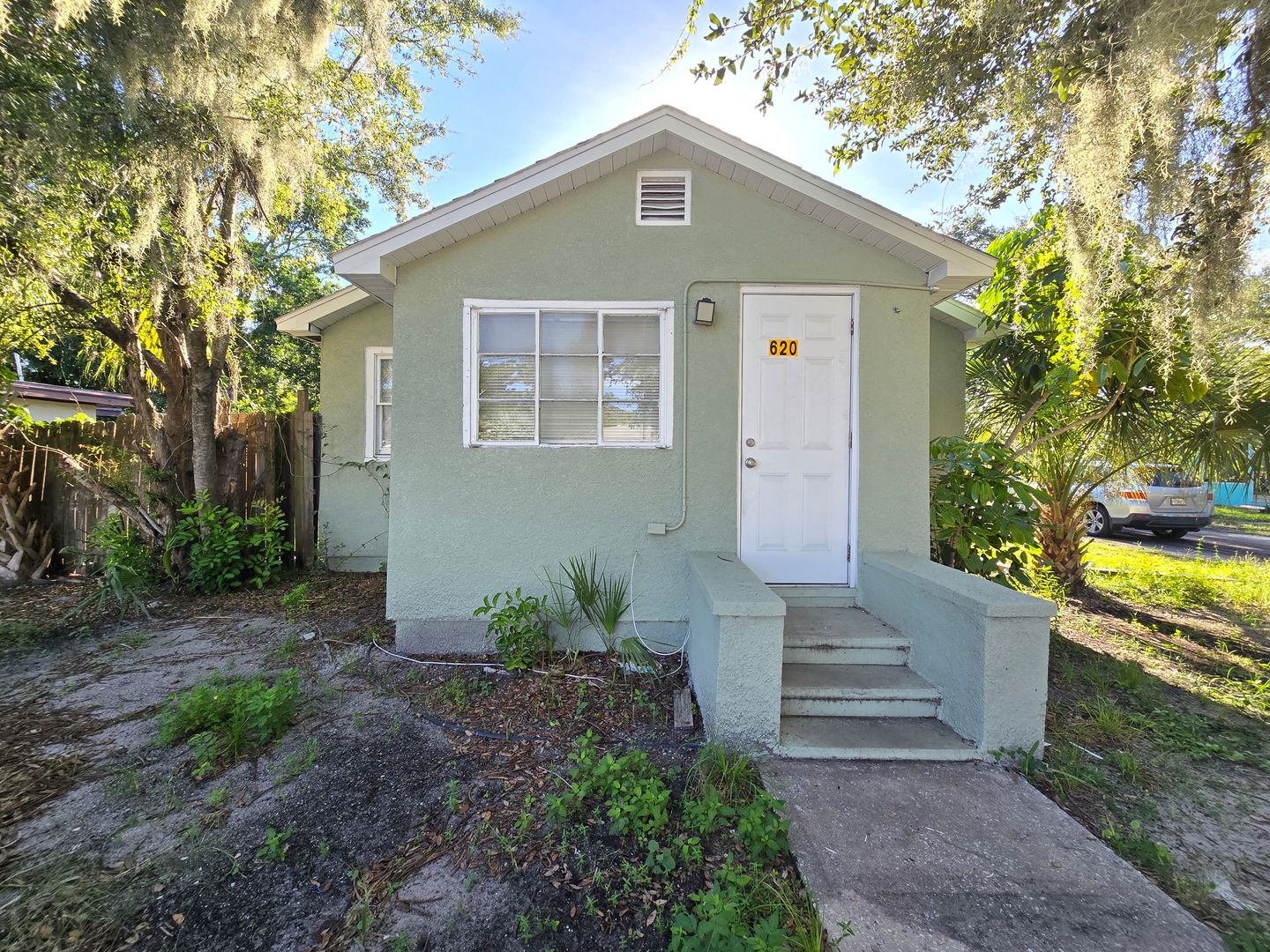 Sarasota House: 620 N East Avenue