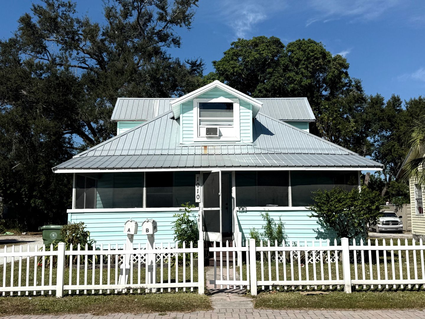 Bradenton Apartment: 1010A 13th Ave W