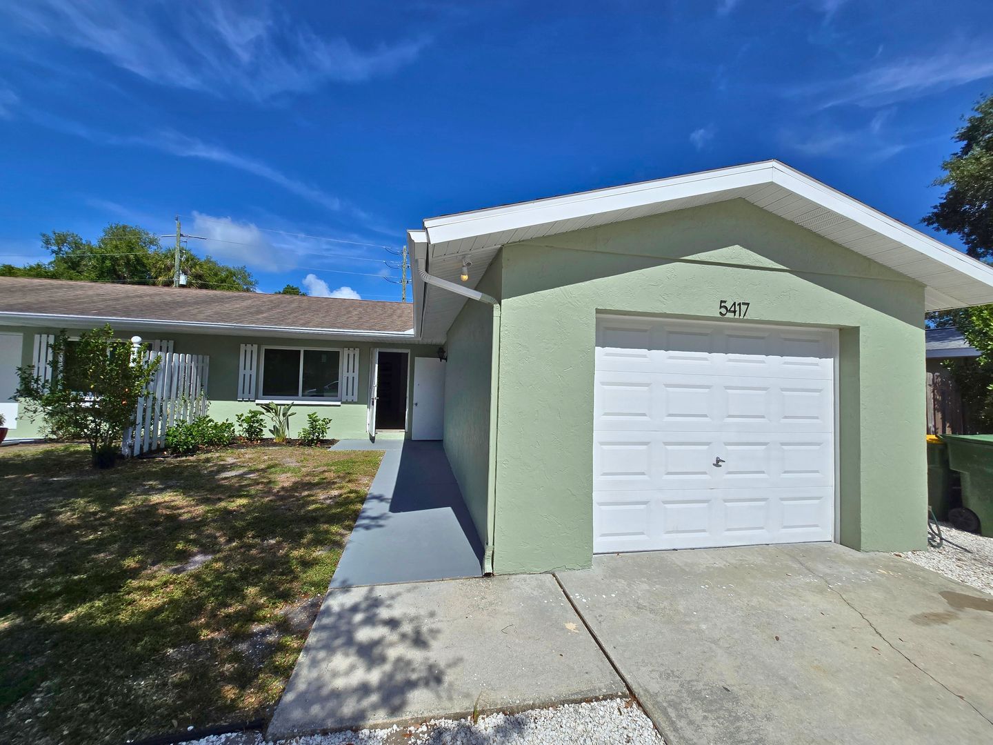 Sarasota Apartment: 5417 Desoto Place