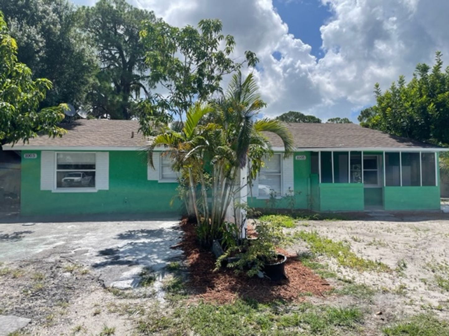 Bradenton Apartment: 1003 57th Avenue Terrace East
