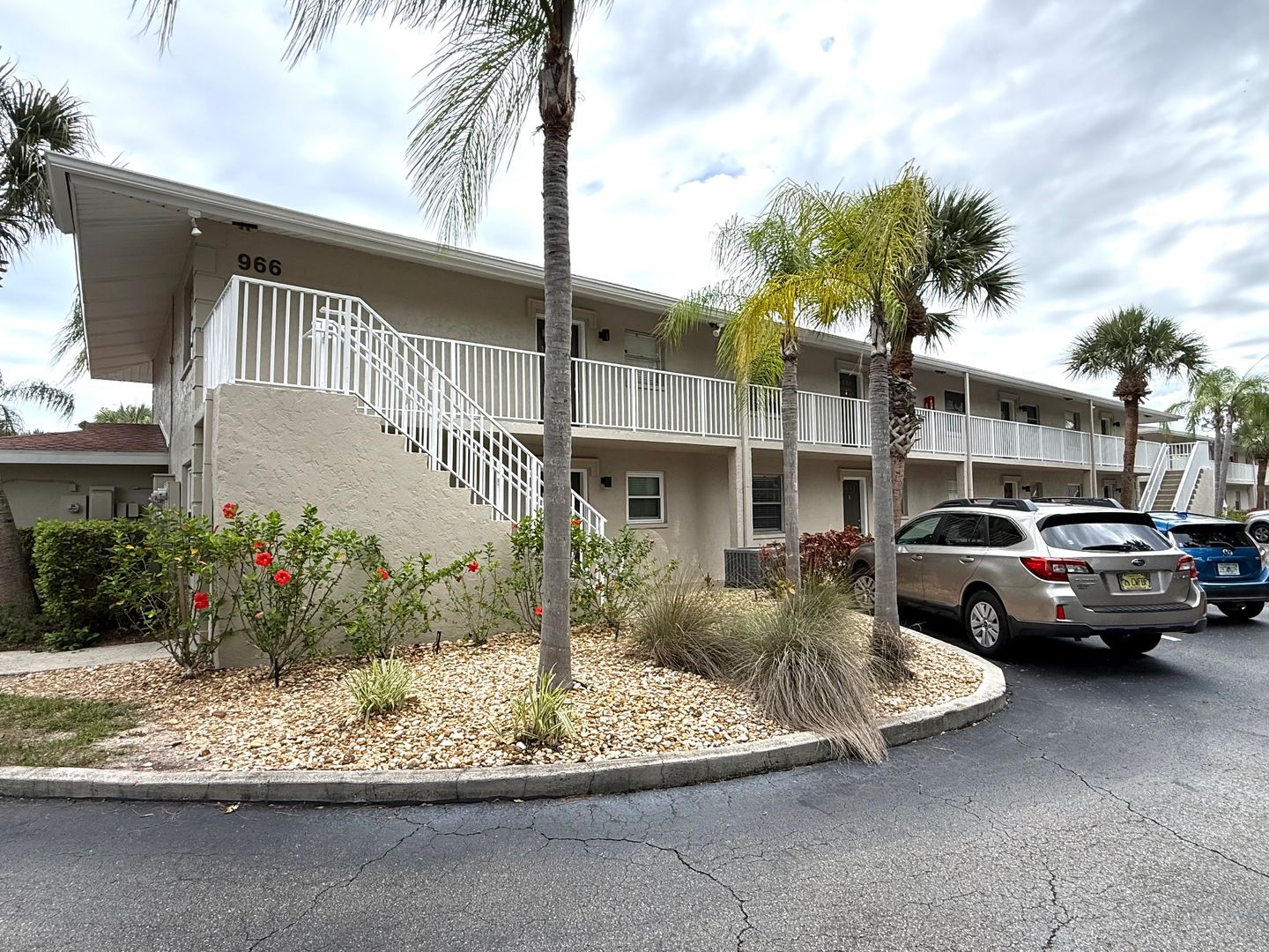 Sarasota House: 966 La Costa Cir
