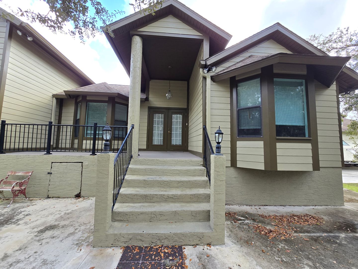 Sarasota House: 4464 Hidden River Rd