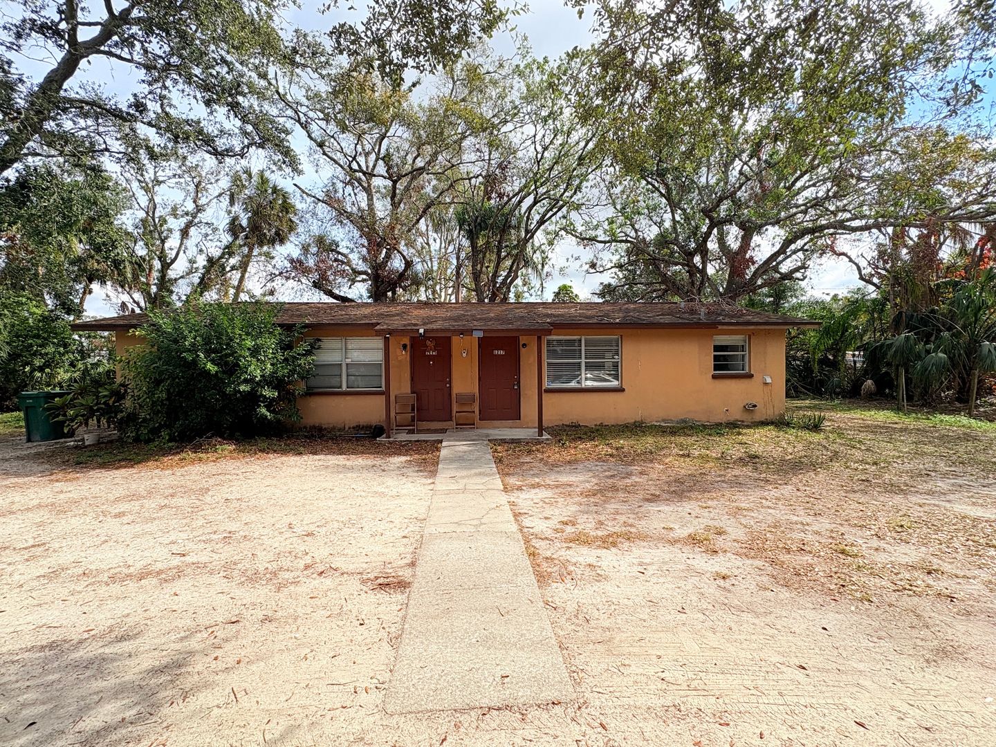 Bradenton Apartment: 1215-1217 59th Ave E