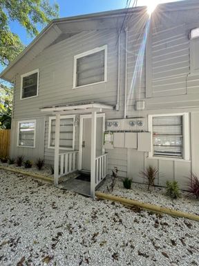 Beautifully Renovated 1Bed/1Bath Apartment for Rent! Bradenton FL. AVAIL. NOW!! – photo 1
