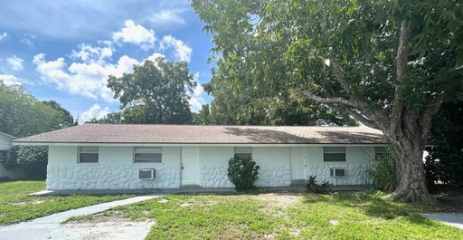 Updated 3Bed/1Bath Duplex for Rent in Palmetto!!
