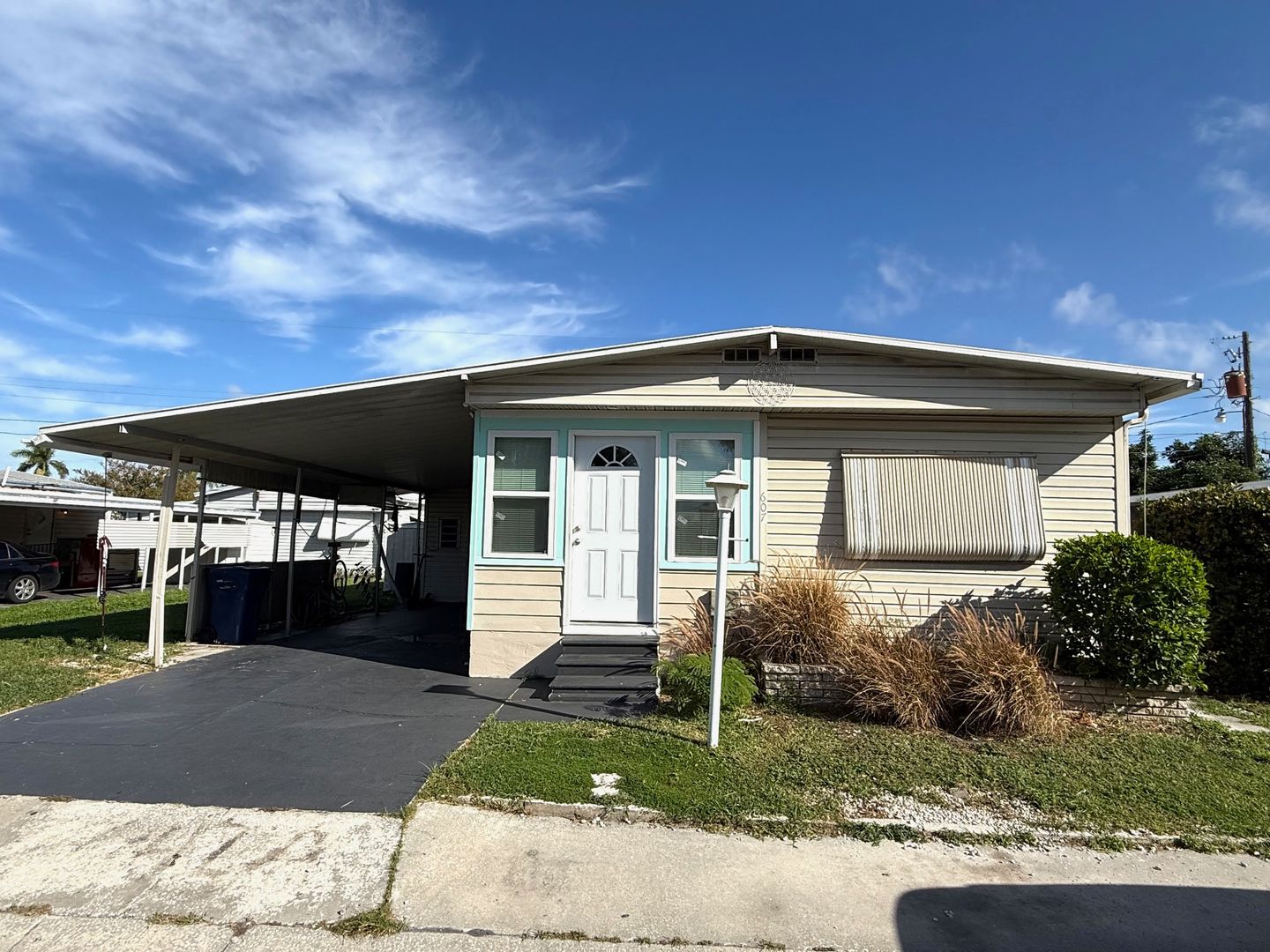 Bradenton Apartment: 607 49th Avenue Ter W