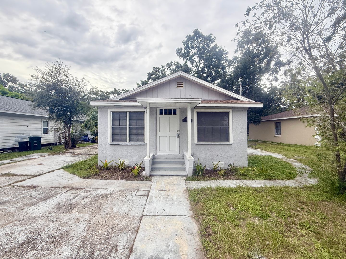 Bradenton House: 411 12th Ave East
