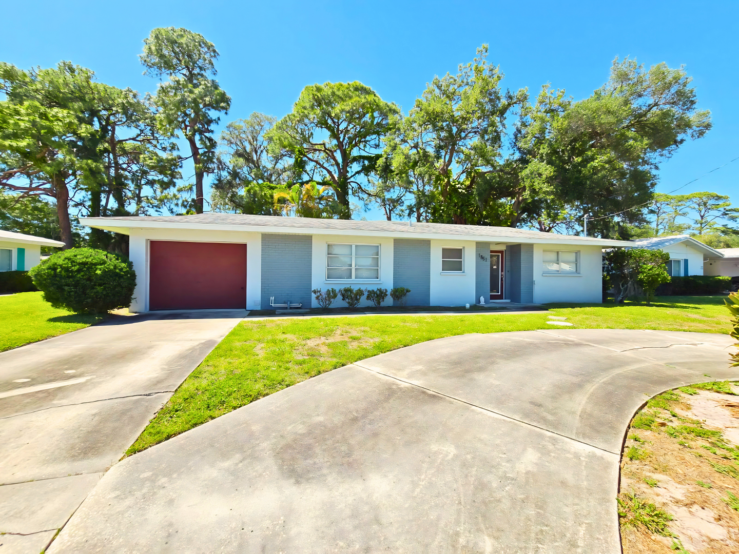 Sarasota House: 1851 University Pl