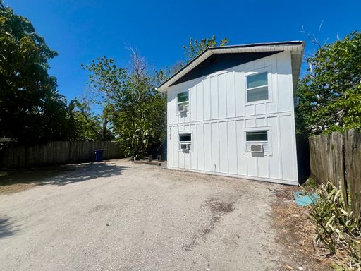 Ground Floor 1 bed/ 1 bath - Location SR 70 & 301 – photo 1