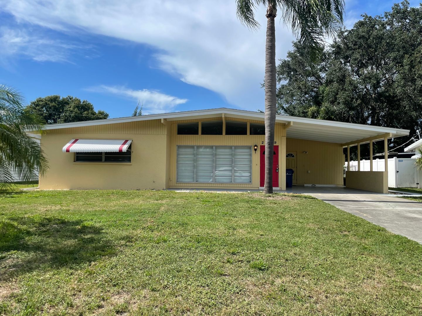 Sarasota House: 2229 Goldenrod Street