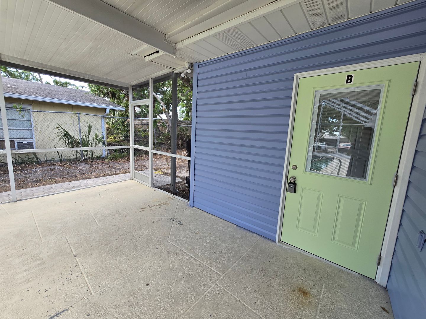 Sarasota Apartment: 824 S. School Ave