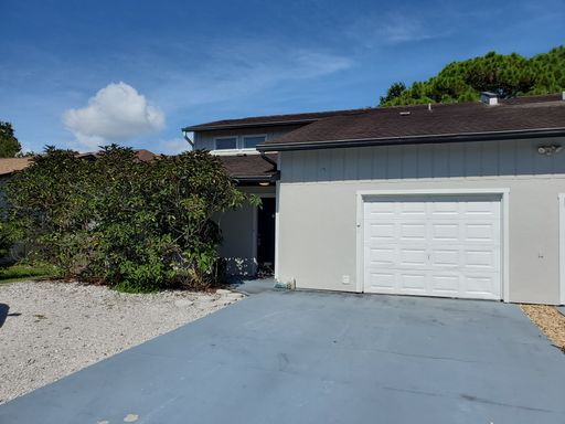 Nice 2 bed/ 2 bath/ 1 car garage near SRQ Airport - Ringling Museum Area – photo 1