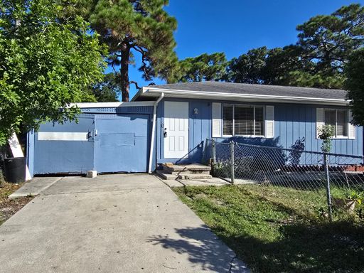3 Bed/ 1 Bath Duplex in Bradenton – photo 1