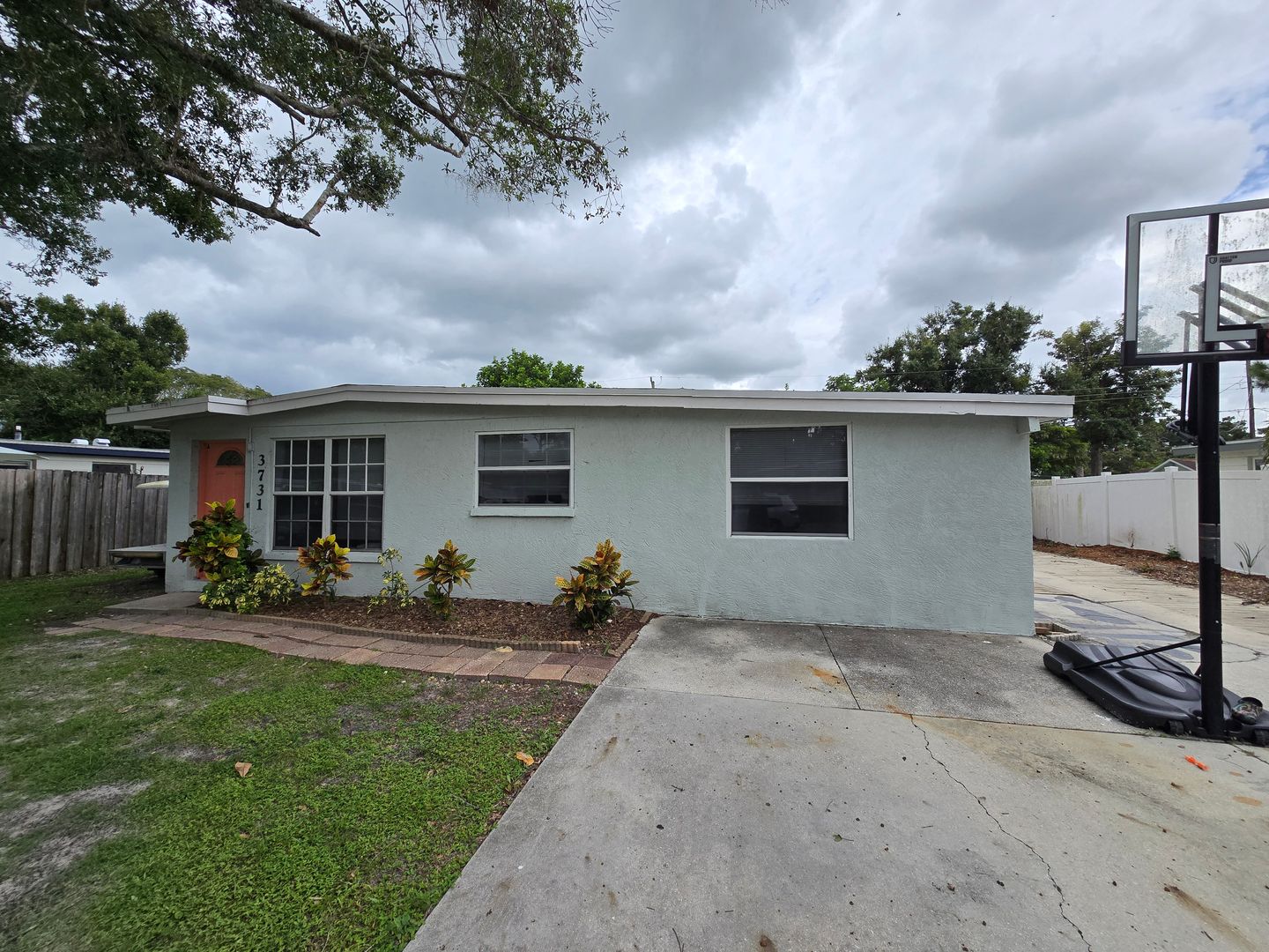 Sarasota Apartment: 3731 Papai Drive