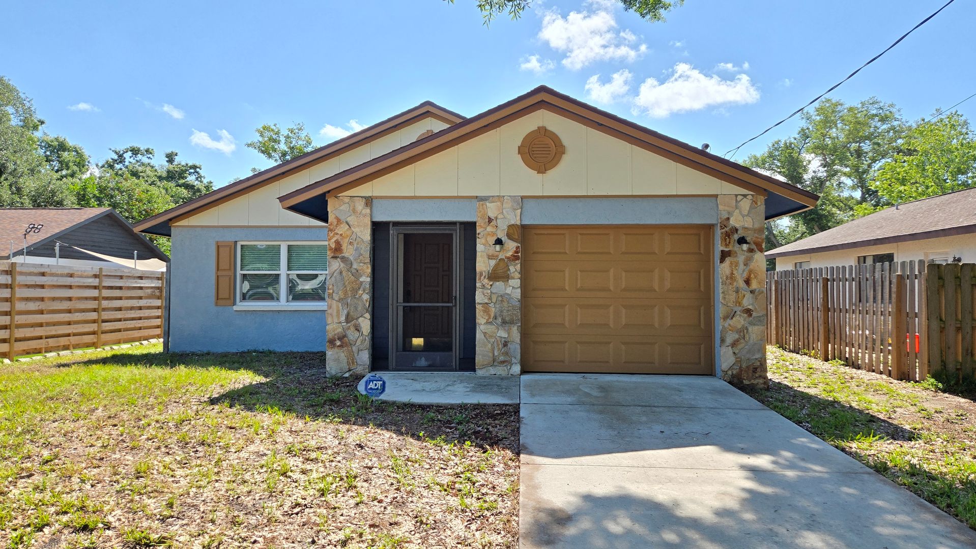 Sarasota House: 4705 Violet Ave