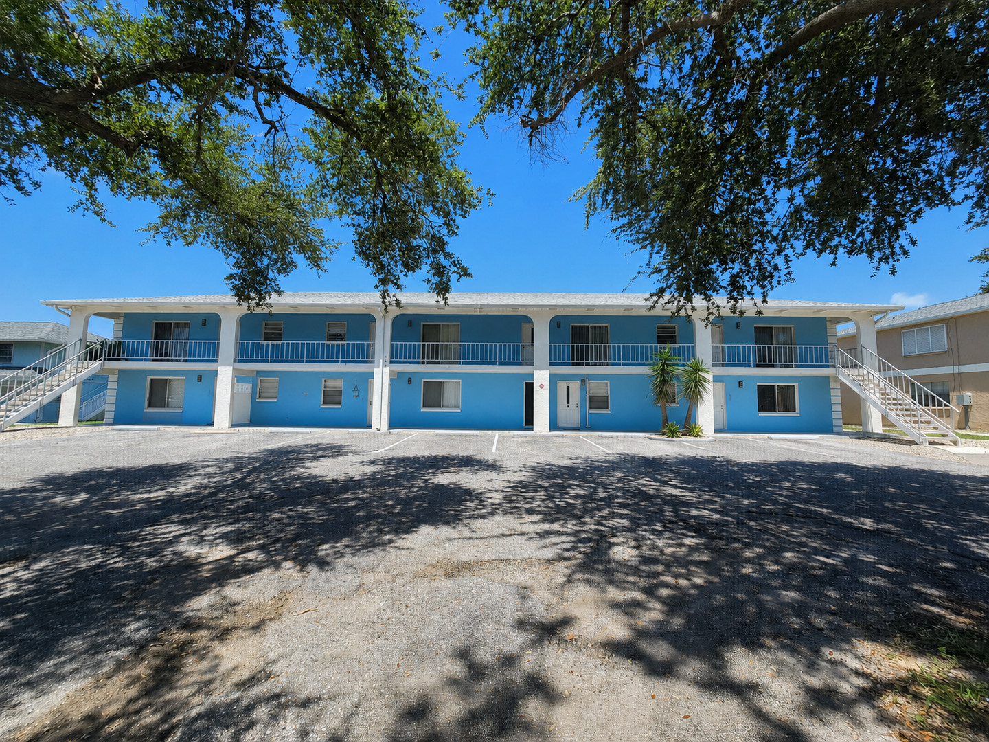Venice Apartment: 504 Barcelona Avenue