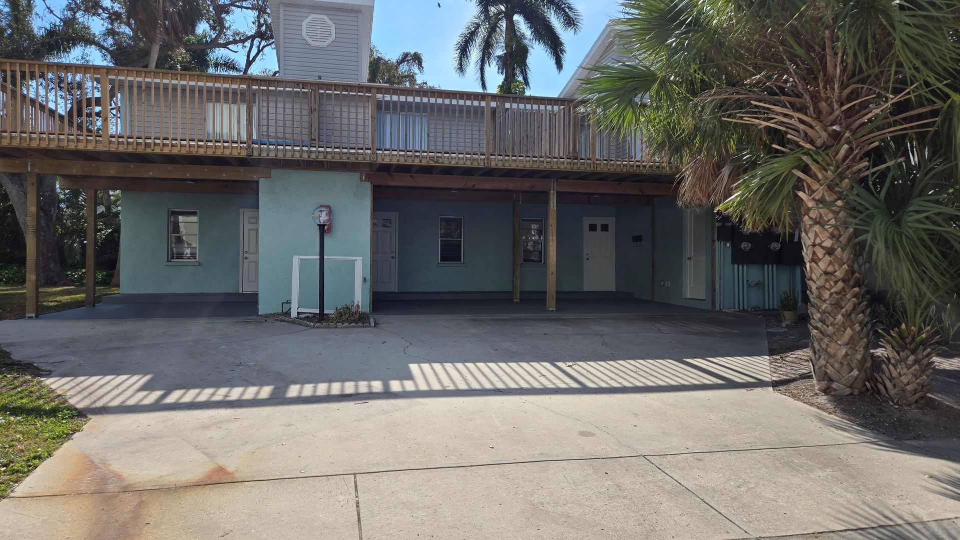 Bradenton Apartment: 1559 7th Ave W