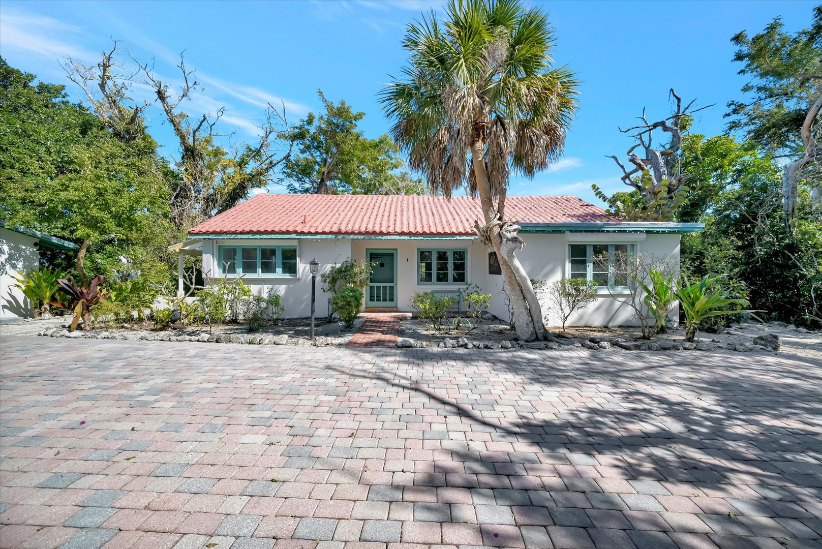 Sarasota House: 4237 Higel Ave