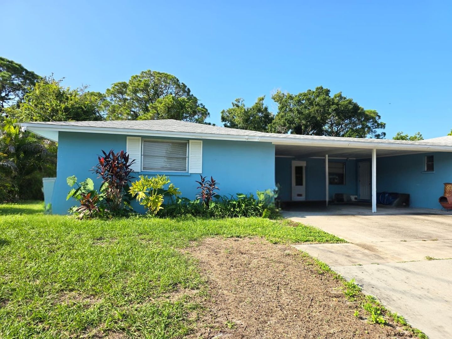 Sarasota Apartment: 6916 Brentford Road