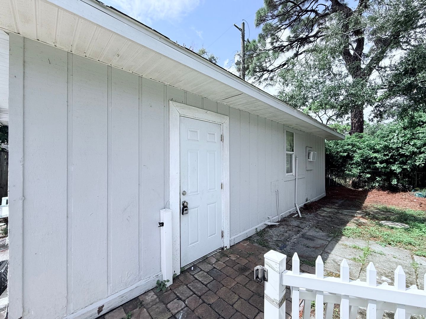 Sarasota Apartment: 905 East Avenue