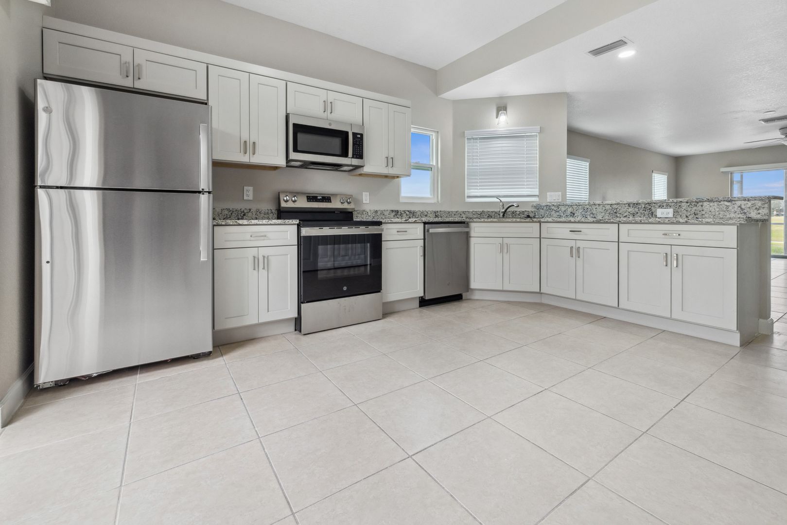 Punta Gorda Apartment: 1350 Rio De Janeiro Ave