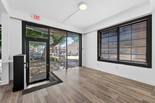 Turnkey Office or retail store in South Beach at Pennsylvania Ave & 9th Street with visibility from Washington Ave – photo 1