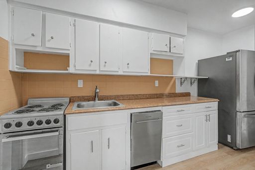 Bright & Renovated 1-Bedroom in Little River – photo 1