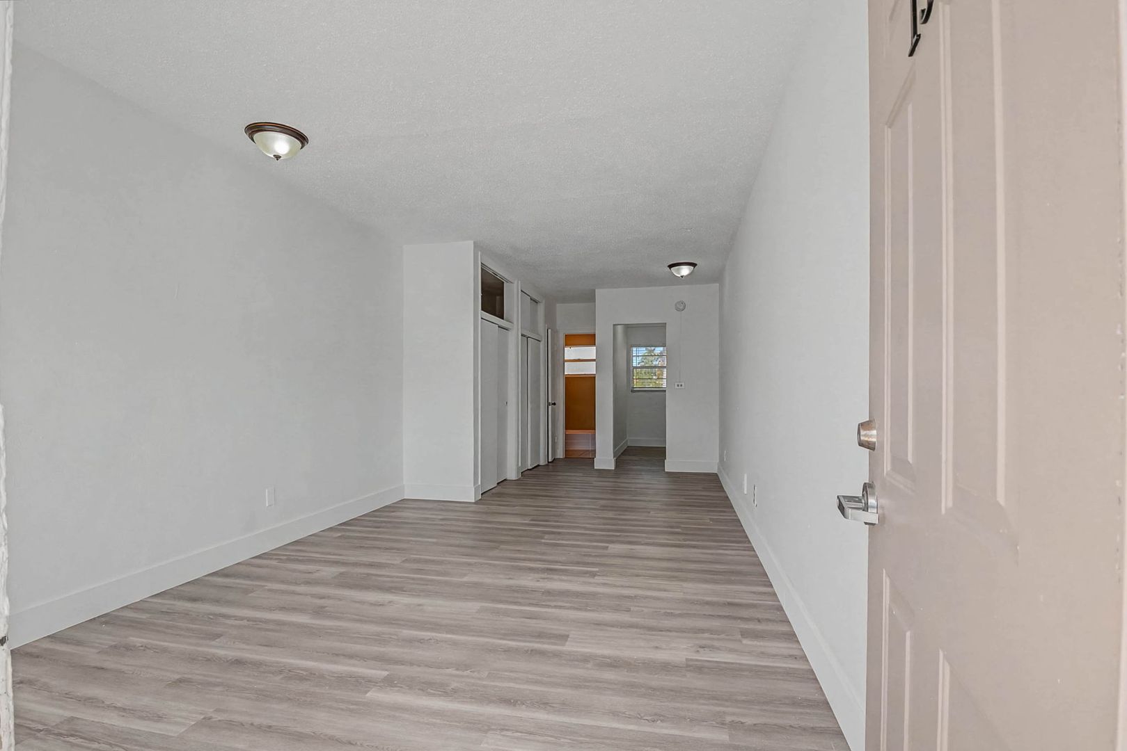 Miami Beach Apartment: 1685 Jefferson Ave