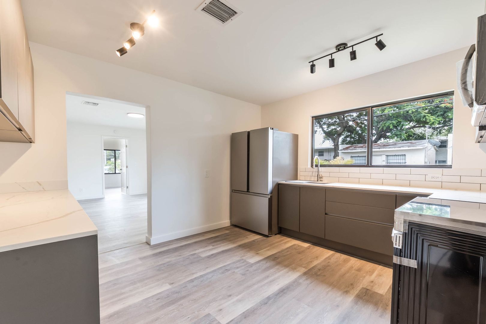 Miami Apartment: 25 NW 78th St