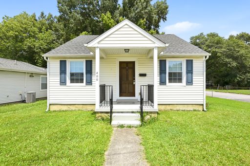 Cute Colonial Heights Home