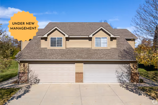 Classic 4-Bedroom Townhome | Spacious, Comfortable & Full of Storage – photo 1