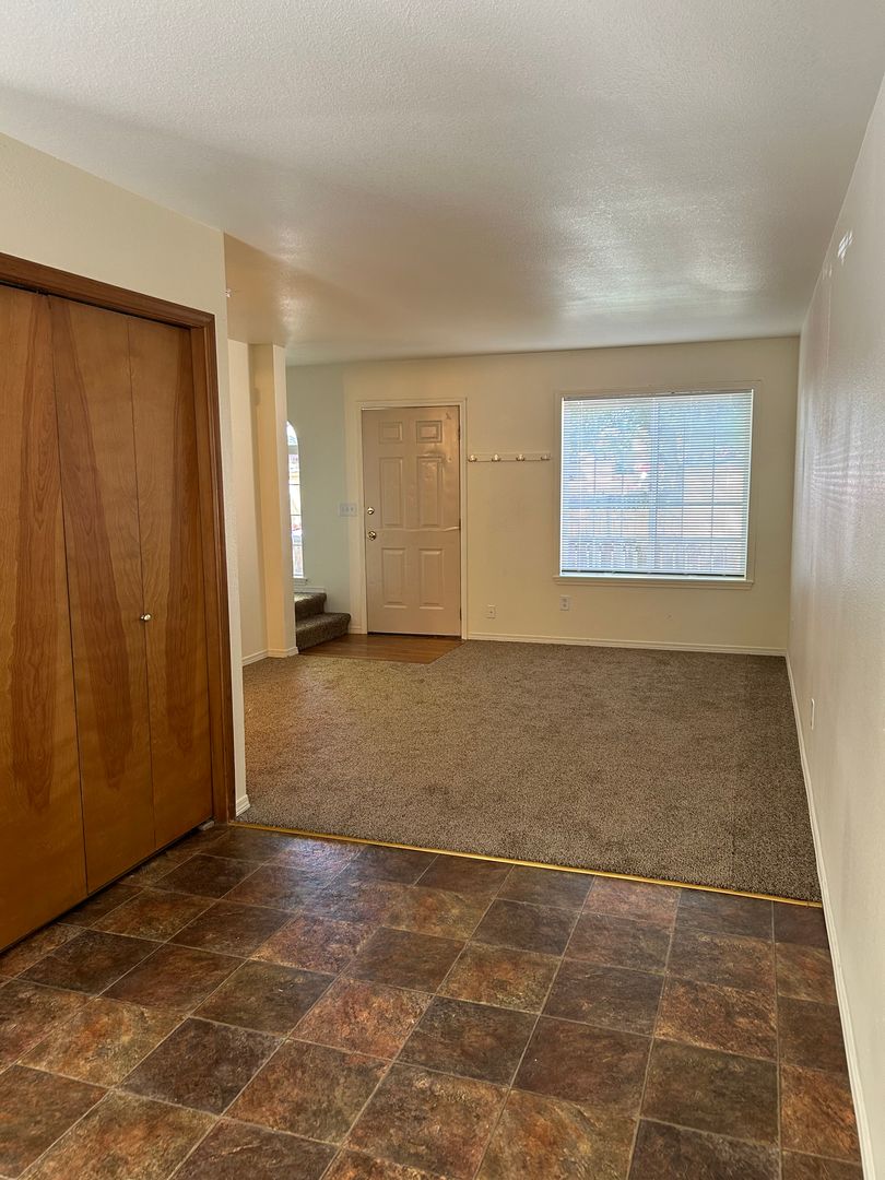 Yakima Apartment: 1403-1407 S. 18th Avenue