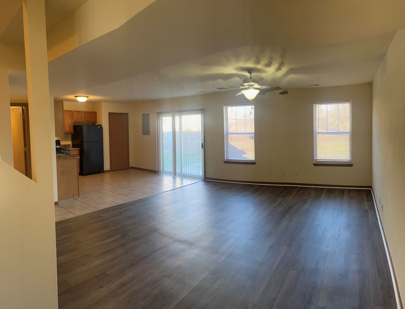 Columbia Townhome: 136 E Old Plank Rd