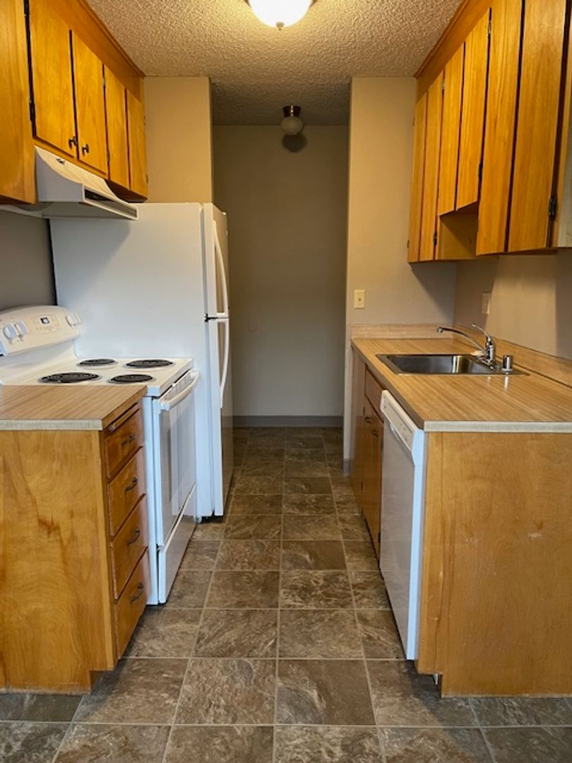 Coulee Dam Apartment: 1201 River Drive